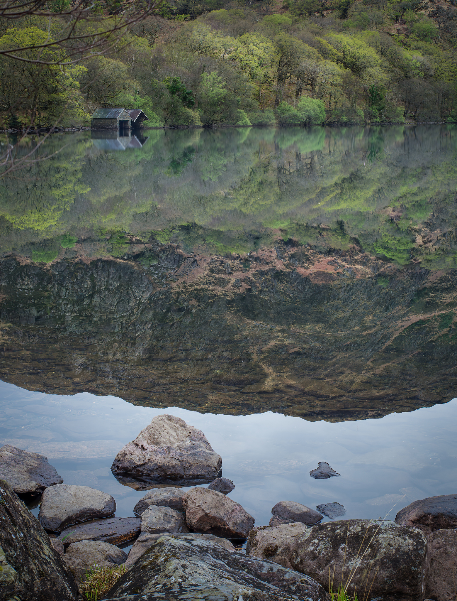 Llyn Dinas, Beddgelert, Eryri Llyn Dinas, Beddgelert, Eryri