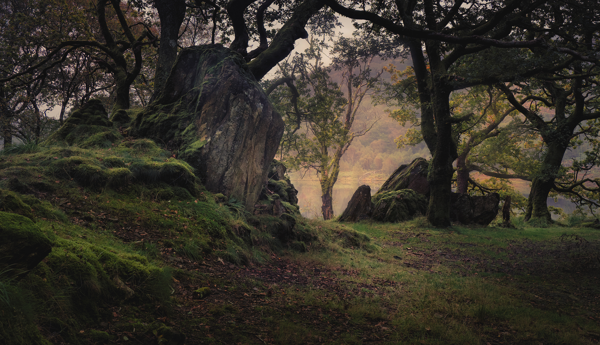 Llyn Dinas, Beddgelert, Eryri Llyn Dinas, Beddgelert, Eryri
